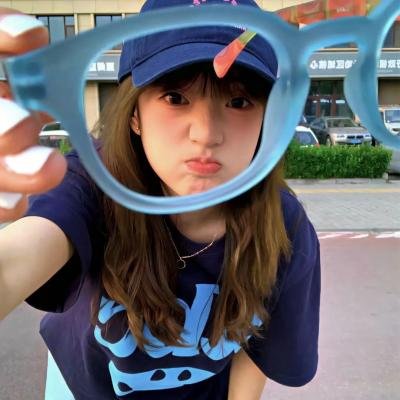 下山后,我被四个绝色师姐包围了